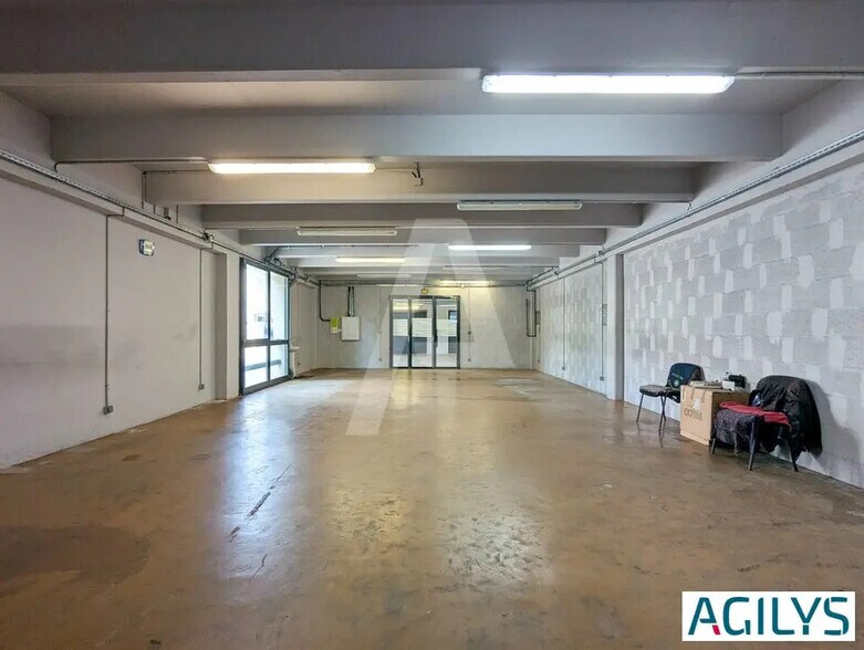 Local d’activités dans Palaiseau à louer - Photo de l’immeuble – Image 1 sur 6
