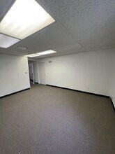 813 E Michigan Ave, Ypsilanti, MI à louer Photo intérieure– Image 1 sur 3