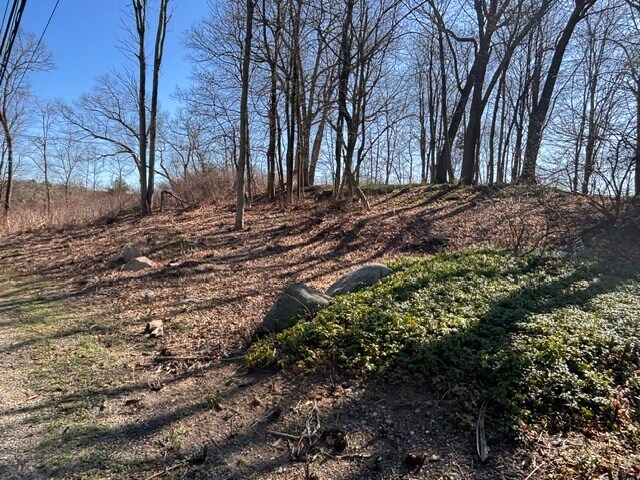 38 Portland Ave, Redding, CT à vendre - Photo de l’immeuble – Image 2 sur 5