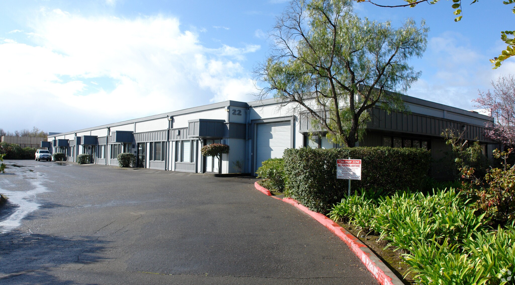 22 Commercial Blvd, Novato, CA à louer Photo principale– Image 1 sur 5