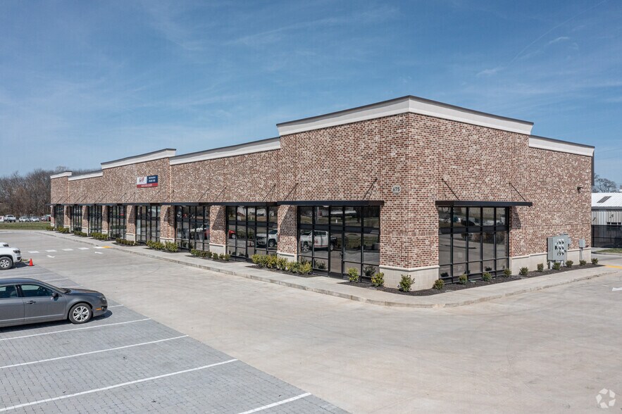 675 Middle Tennessee Blvd, Murfreesboro, TN à louer - Photo principale – Image 1 sur 8
