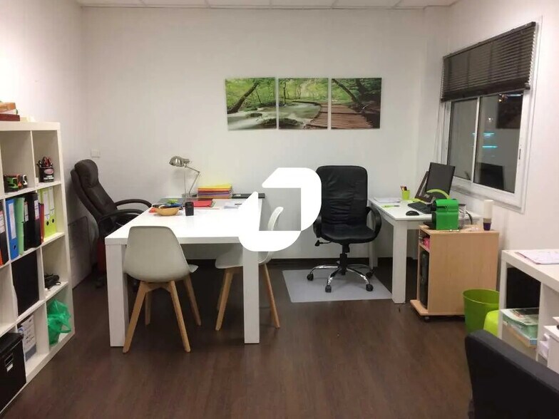 Bureau dans Cenon à louer - Photo de l’immeuble – Image 2 sur 3