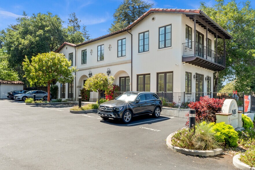20 1st St, Los Altos, CA à louer - Photo de l’immeuble – Image 3 sur 7