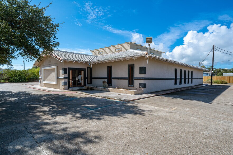 4061 Highway 35 N, Rockport, TX à louer - Photo de l’immeuble – Image 2 sur 18