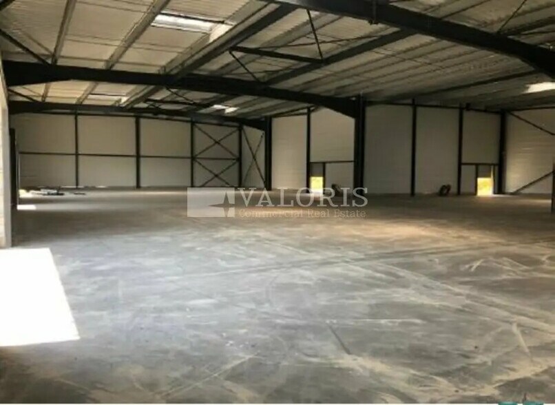 Local commercial dans Anse à louer - Photo de l’immeuble – Image 3 sur 6