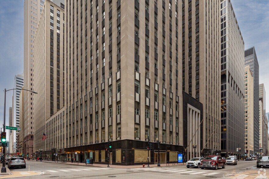 135 S LaSalle St, Chicago, IL à louer - Photo de l’immeuble – Image 2 sur 17