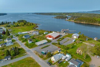 Plus de détails pour 88 Sargent St, Winter Harbor, ME - Local d’activités à vendre
