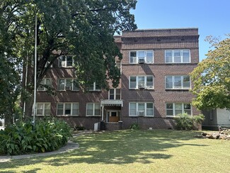 Plus de détails pour 320 S Morton Ave, Okmulgee, OK - Logement à vendre
