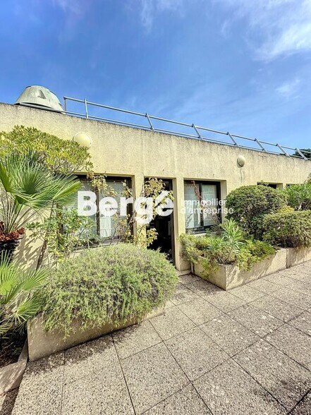 Bureau dans Mougins à vendre - Photo de l’immeuble – Image 2 sur 5
