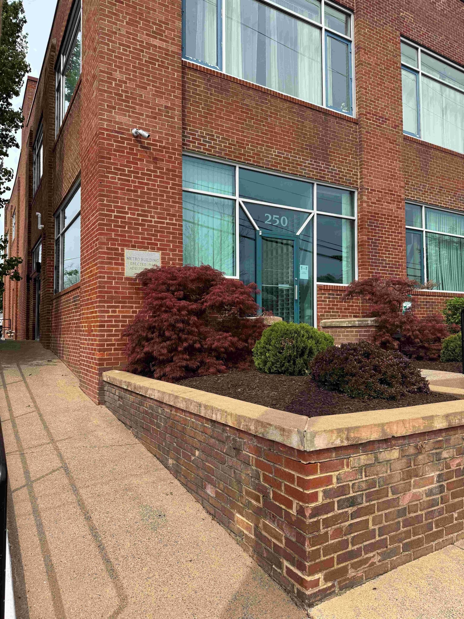 250 E Elizabeth St, Harrisonburg, VA à louer Photo de l’immeuble– Image 1 sur 22