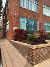 250 E Elizabeth St, Harrisonburg, VA à louer Photo de l’immeuble– Image 1 sur 22