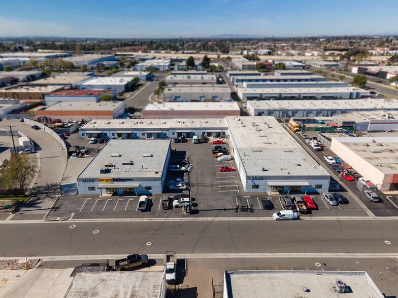 2020-2030 S Susan St, Santa Ana, CA à louer - Photo de l’immeuble – Image 1 sur 5