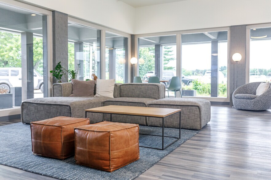 125 Byrd Ave, Neenah, WI à vendre - Photo de l’immeuble – Image 3 sur 27