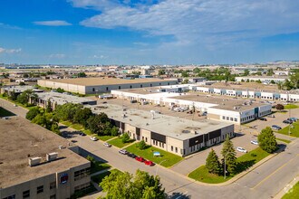 679-701 Av Meloche, Dorval, QC - VUE AÉRIENNE  vue de carte