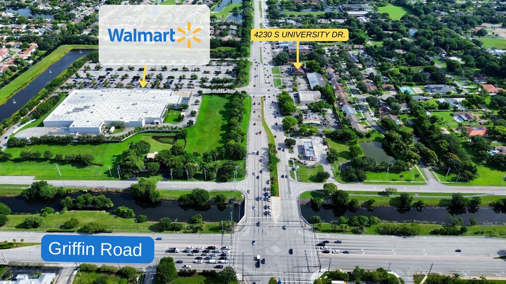 4230 University Dr, Fort Lauderdale, FL à vendre - Photo de l’immeuble – Image 3 sur 9