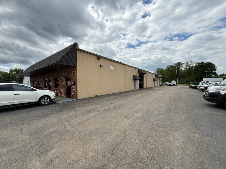 4794 S Dixie Dr, Dayton, OH à louer - Photo de l’immeuble – Image 2 sur 40