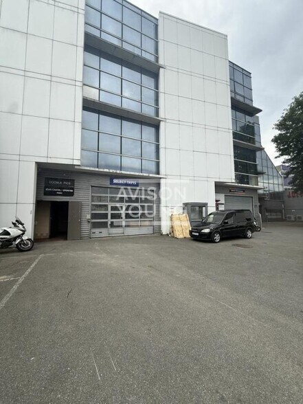 Local d’activités dans LA PLAINE SAINT DENIS à louer - Photo de l’immeuble – Image 2 sur 6