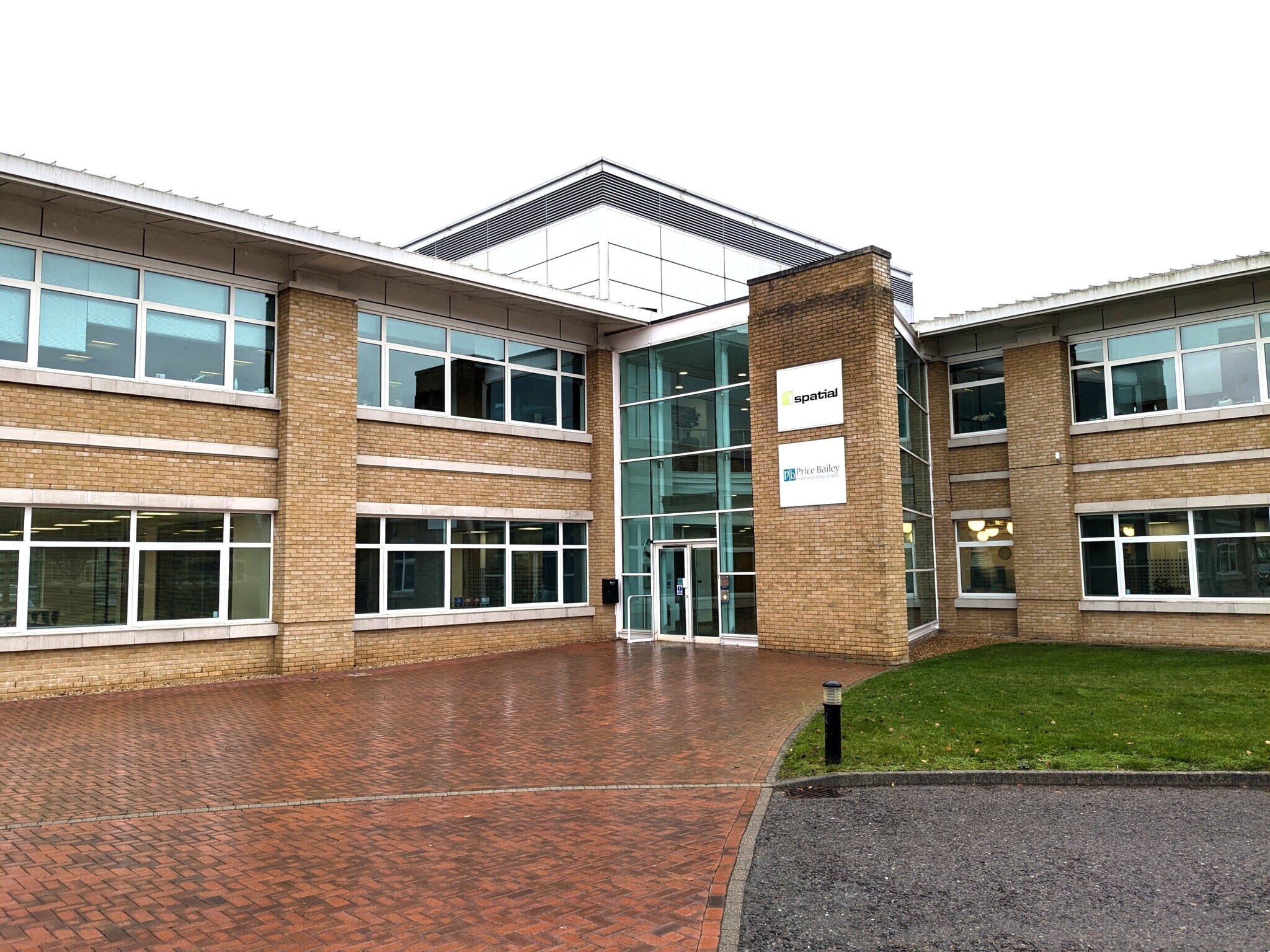 Cowley Rd, Cambridge à louer Photo de l’immeuble– Image 1 sur 3