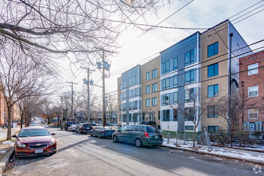 1949 Naylor Rd SE, Washington, DC à vendre - Photo de l’immeuble – Image 3 sur 7