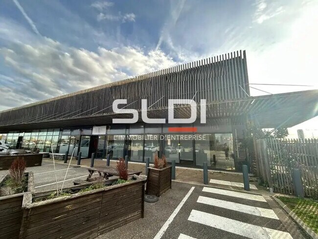 Plus de détails pour Local commercial à louer