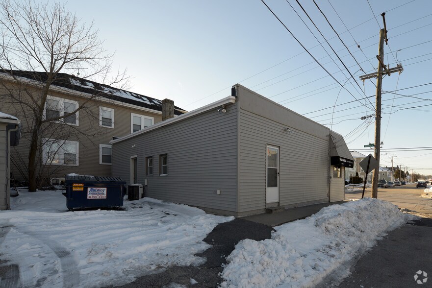 492-494 Warren Ave, East Providence, RI à louer - Photo de l’immeuble – Image 2 sur 10
