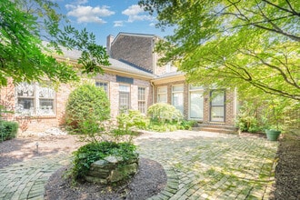 137 3rd Ave N, Franklin, TN à louer Photo de l’immeuble– Image 2 sur 25