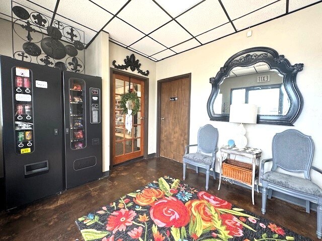 9414 Westgate Rd, Oklahoma City, OK à louer - Photo de l’immeuble – Image 2 sur 5