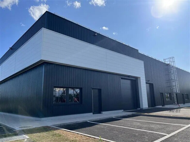 Local d’activités dans Goxwiller à louer - Photo de l’immeuble – Image 2 sur 9