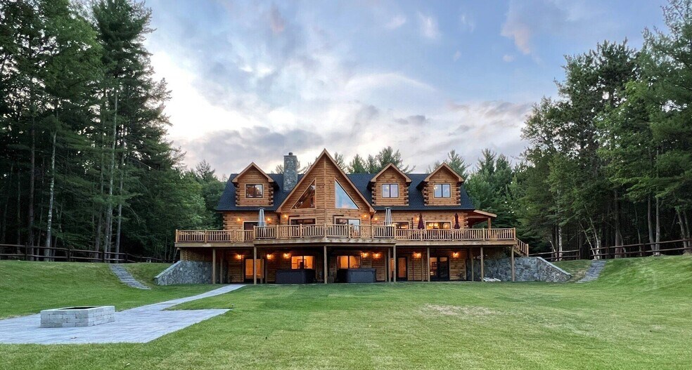 76 Mountain Meadows, Upper Jay, NY à vendre - Photo de l’immeuble – Image 2 sur 58
