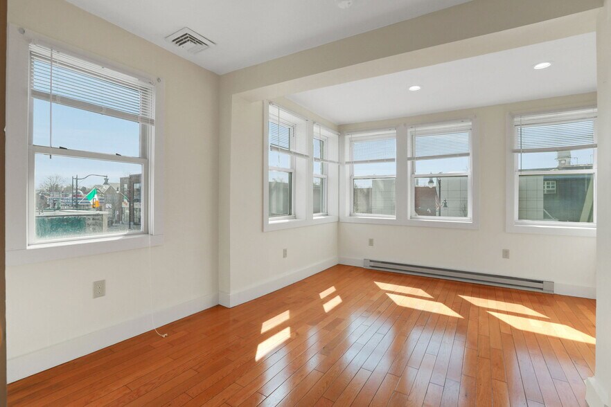 730-732 Broadway, Kingston, NY à vendre - Photo de l’immeuble – Image 3 sur 35