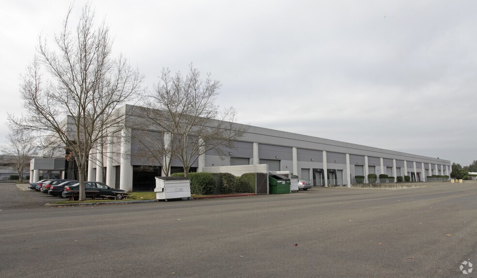 775 Southpoint Blvd, Petaluma, CA à louer - Photo principale – Image 1 sur 6