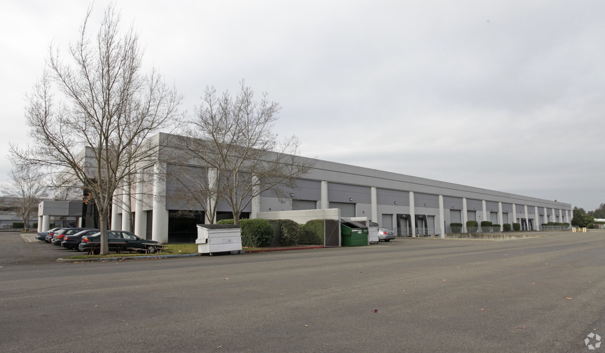775 Southpoint Blvd, Petaluma, CA à louer Photo principale– Image 1 sur 7