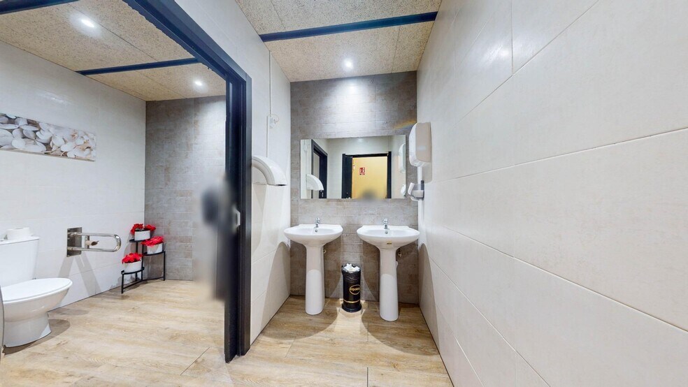 Local commercial dans Málaga, Málaga à louer - Photo de l’immeuble – Image 3 sur 17