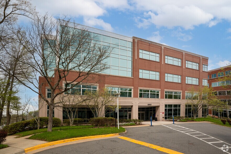 8501 Arlington Blvd, Merrifield, VA à louer - Photo principale – Image 3 sur 13