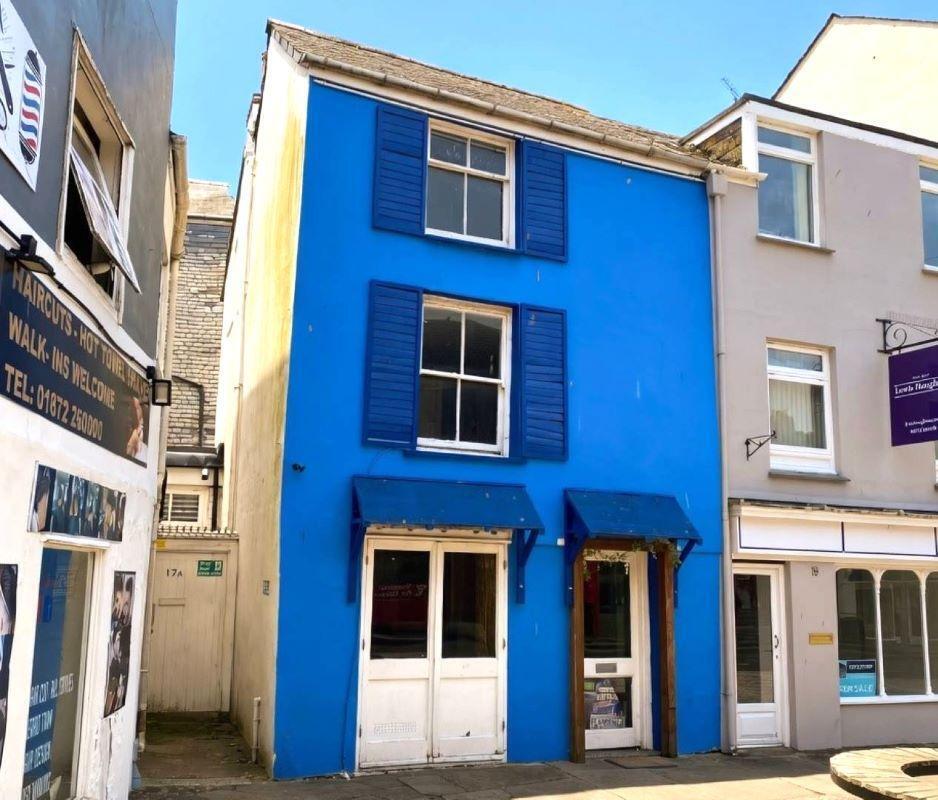 18 Victoria Sq, Truro à vendre Photo de l’immeuble– Image 1 sur 13