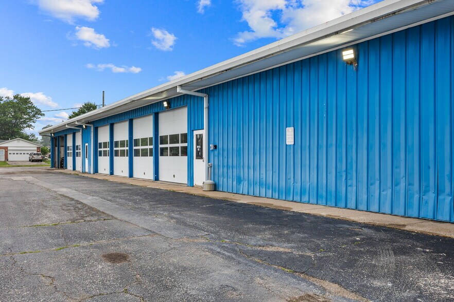 524 N Lincoln Rd, Rockville, IN à vendre - Photo de l’immeuble – Image 2 sur 55