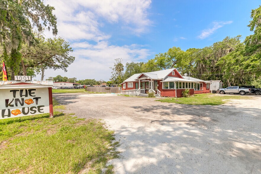 1001 Canal St, New Smyrna Beach, FL à vendre - Photo de l’immeuble – Image 2 sur 19