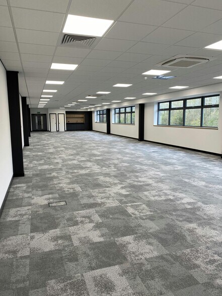 Unit 720 Daten Ave, Warrington à louer - Photo de l’immeuble – Image 3 sur 12