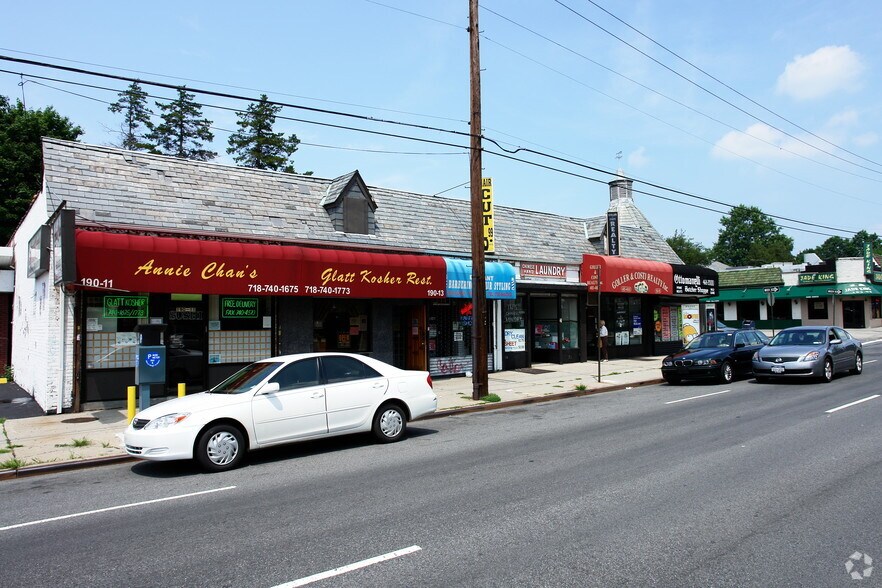 19211-19219 Union Tpke, Fresh Meadows, NY à louer - Photo de l’immeuble – Image 2 sur 2