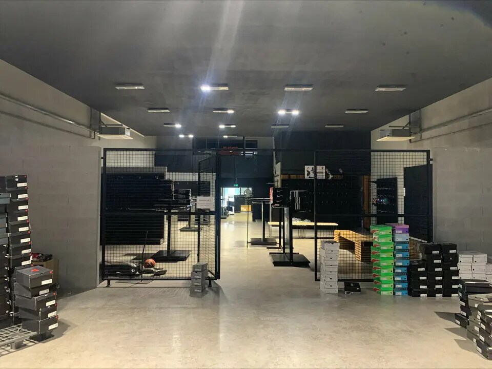 Local commercial dans Bordeaux à louer Photo de l’immeuble– Image 1 sur 6