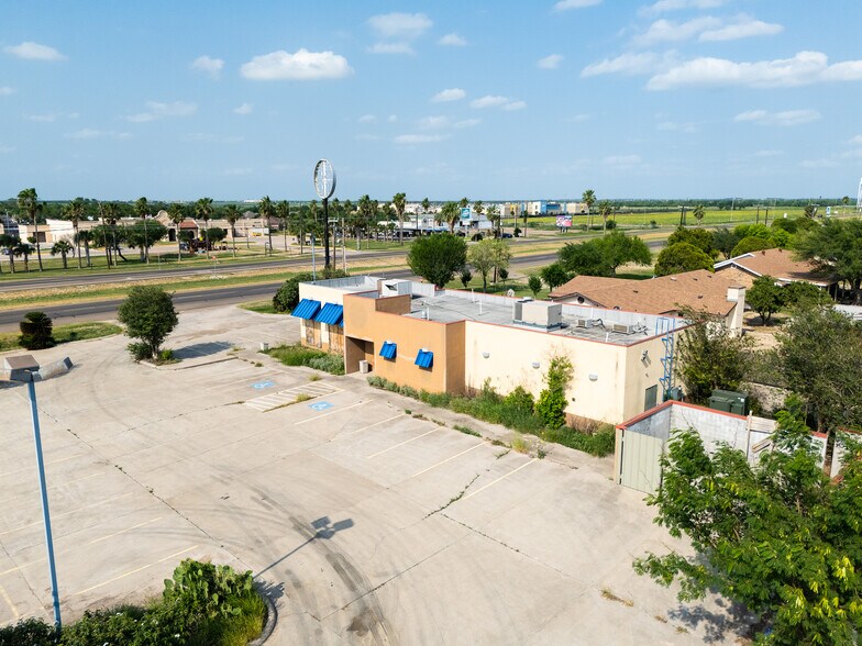 688 E Expressway 83, La Joya, TX à vendre - Photo de l’immeuble – Image 2 sur 15