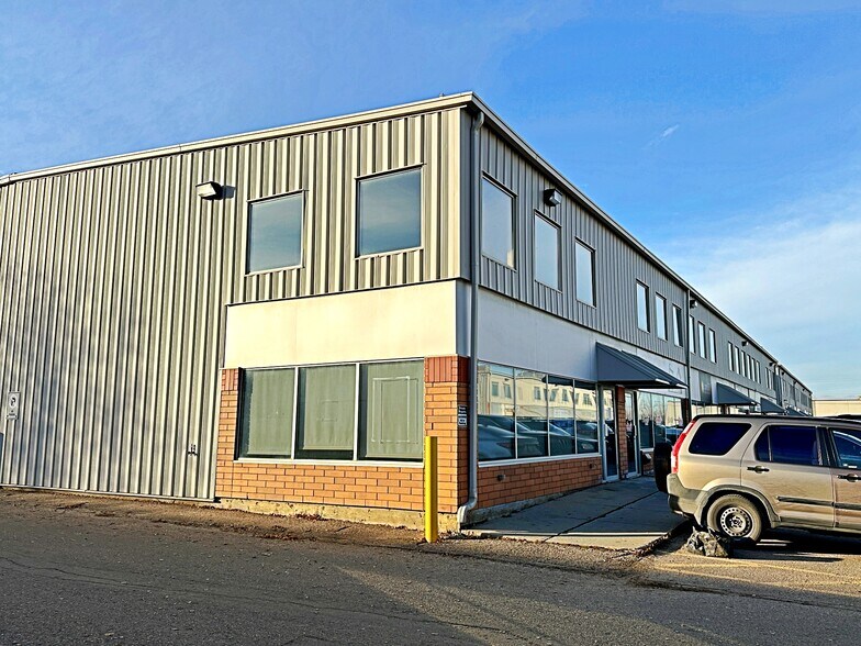 380 Mackenzie Blvd, Fort McMurray, AB à vendre - Photo de l’immeuble – Image 3 sur 5