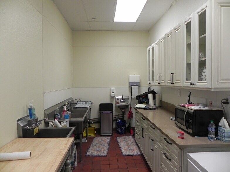 2083 Orange Tree Ln, Redlands, CA à louer - Photo intérieure – Image 2 sur 37