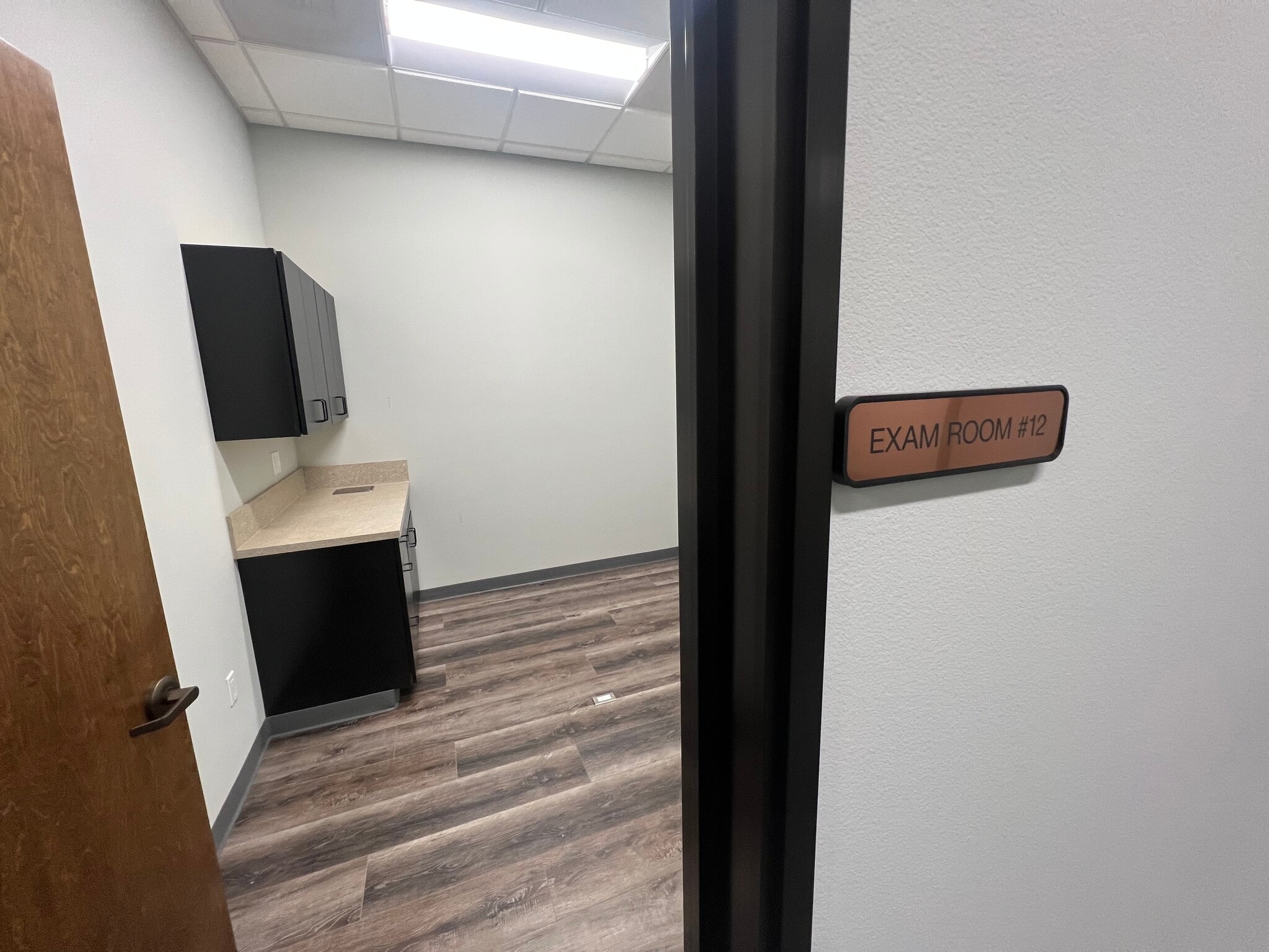 21050 Centre Pointe Pky, Santa Clarita, CA à louer Photo de l’immeuble– Image 1 sur 2