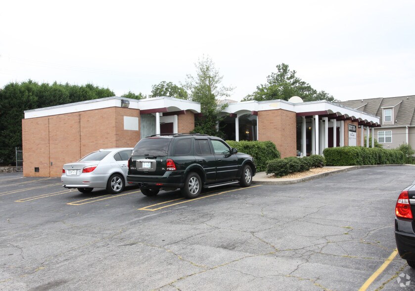 1019 Astor Ave, Forest Park, GA à louer - Photo de l’immeuble – Image 3 sur 14
