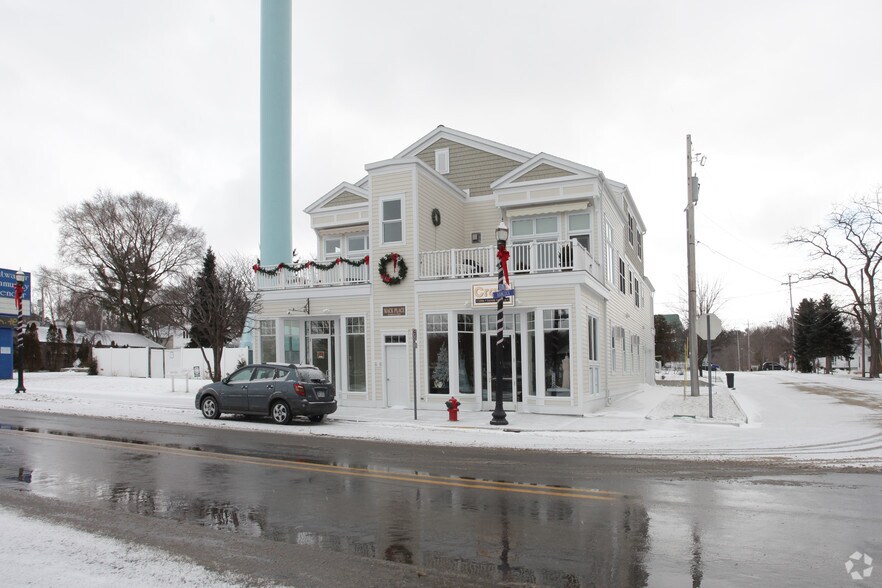 482 S Hancock St, Pentwater, MI à louer - Photo de l’immeuble – Image 2 sur 2