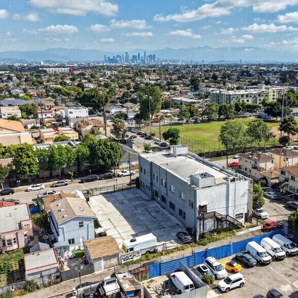 7101 Menlo Ave, Los Angeles, CA à vendre - Photo de l’immeuble – Image 3 sur 52