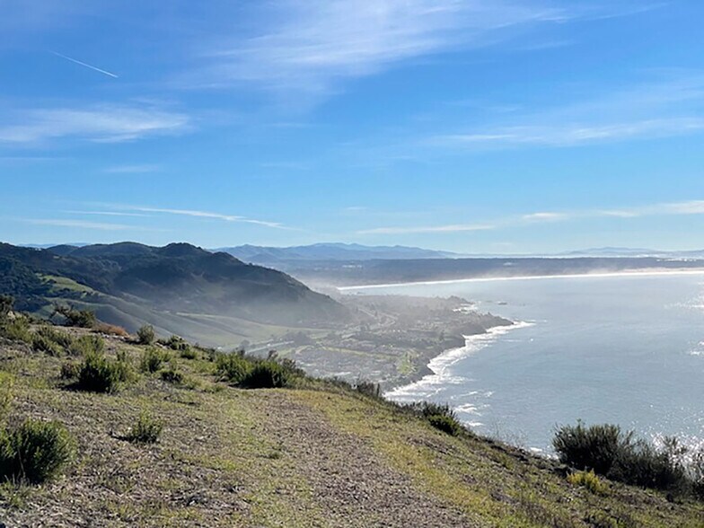 535 Avila Beach Dr, San Luis Obispo, CA à vendre - Photo de l’immeuble – Image 3 sur 14