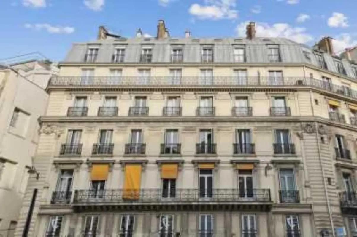 2 Rue De Châteaudun, Paris à louer Photo de l’immeuble– Image 1 sur 9