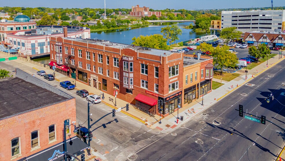 50 N Broadway, Aurora, IL à louer - Photo de l’immeuble – Image 2 sur 6